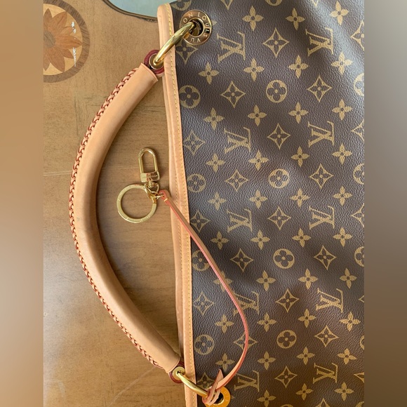 Louis Vuitton Artsy GM Bag - Picture 10 of 13